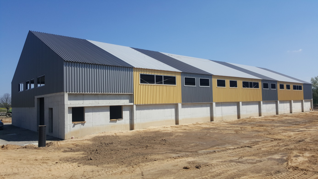 Hala do składowania płodów rolnych w Kodrąbiu